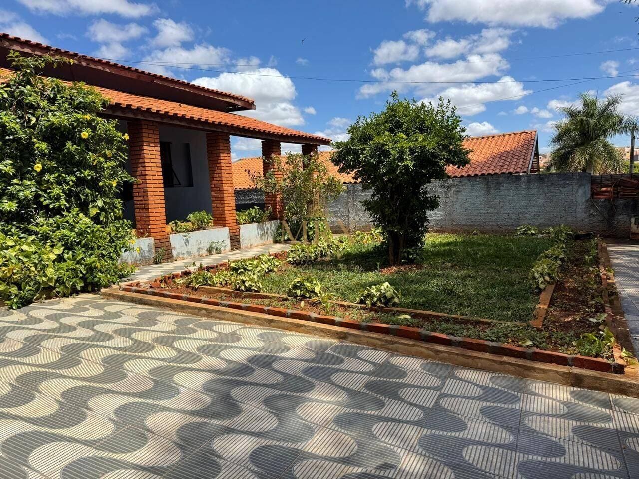 Casa com 4 dormitórios no Jardim Lucila — foto 2