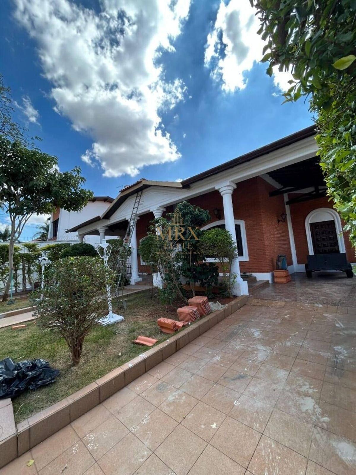 Sobrado com 6 dormitórios no Chácara Junqueira — foto 2