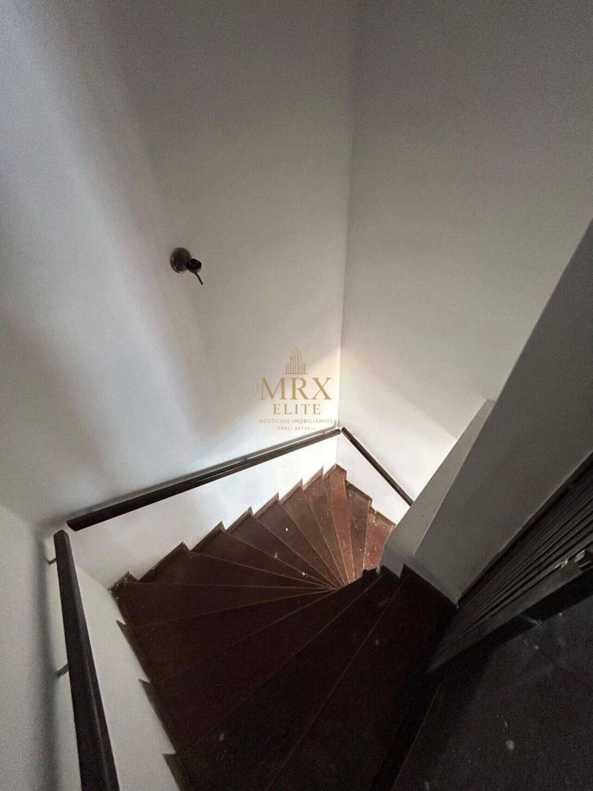 Sobrado com 6 dormitórios no Chácara Junqueira — foto 5