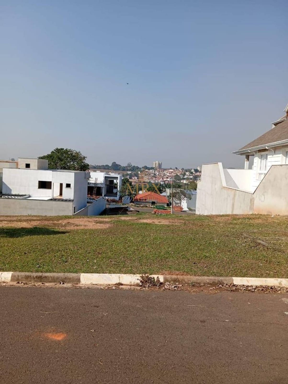 Terreno de 450 m² no Bosques do Junqueira — foto 2